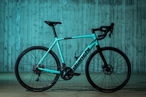 Bianchi 2023 E-Impulso Ultegra Road Bike - Image 2